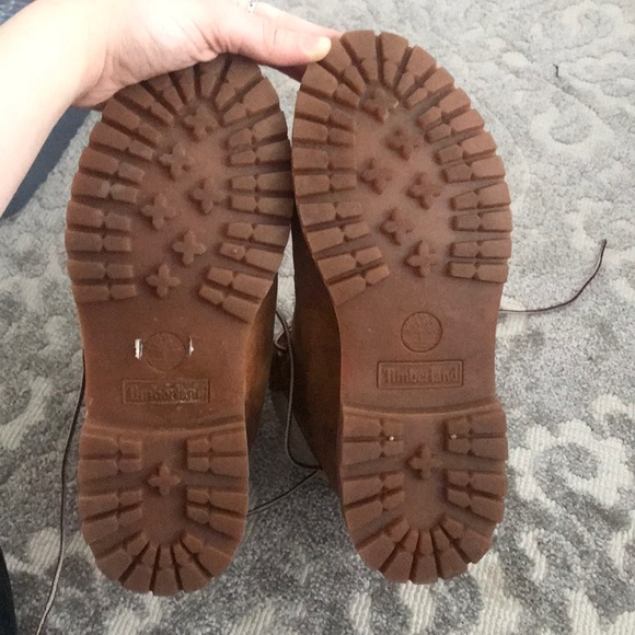 Leather tan and white women Timberland boots - Picture 4 of 8